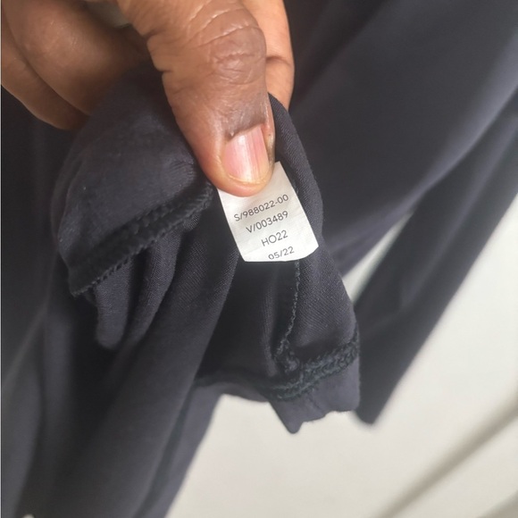 Athleta Stratus Il Tee Top Black 988022 Size L Long Sleeve - Picture 5 of 8